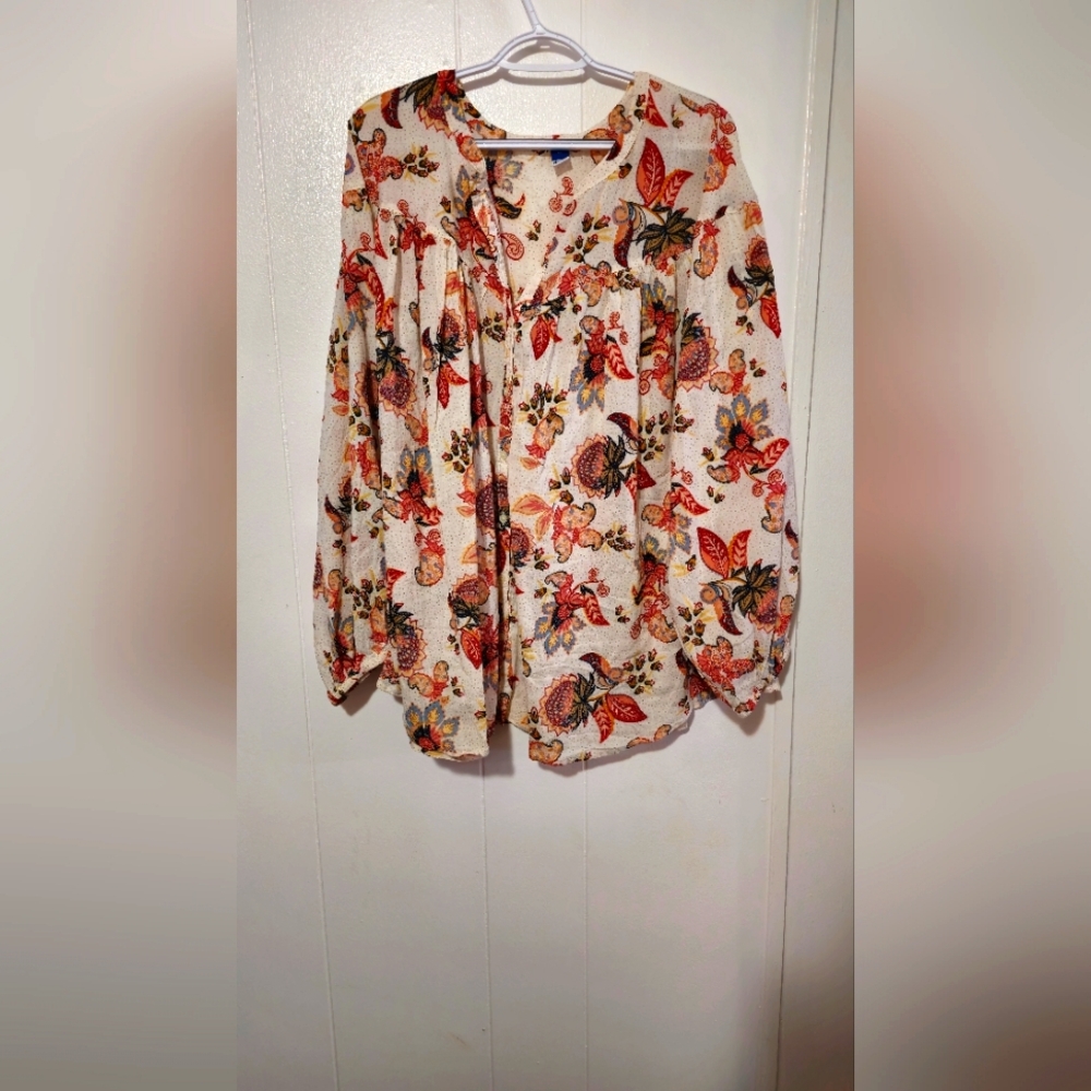 Old Navy Floral Print Women's Top - Cream and Red New Without Tags